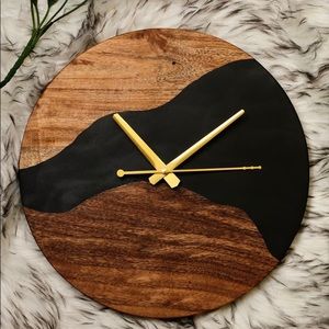 Resin wall clock